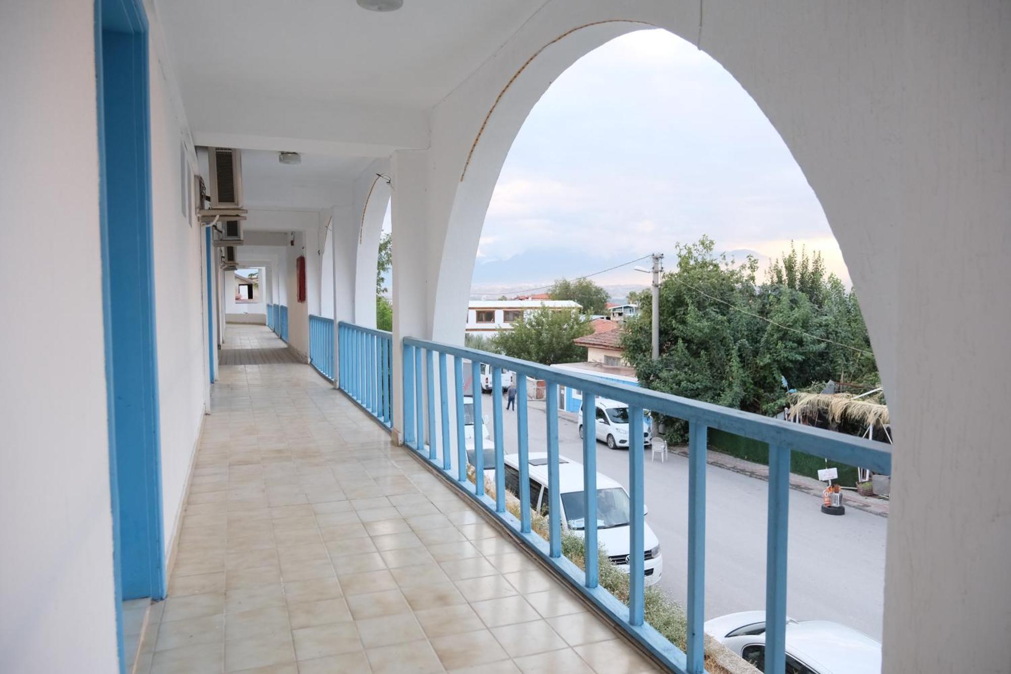 Artemis Yoeruek Otel Old Town Pamukkale Exterior photo
